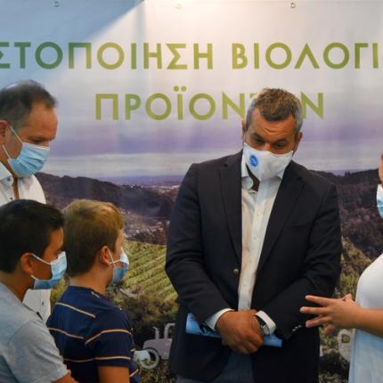 χάρης μαμουλάκης