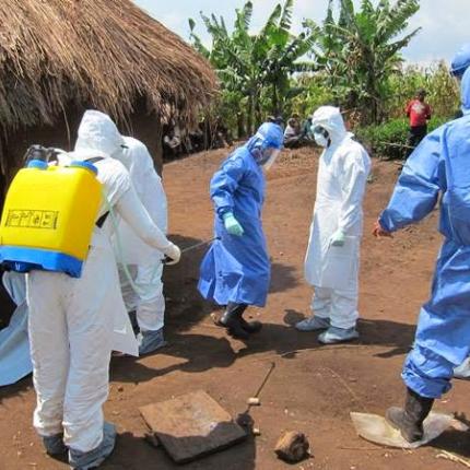 "Με φτέρνισμα και βήχα μπορεί να μεταδοθεί ο Έμπολα"