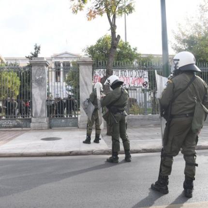 Τα ΜΑΤ στο Πολυτεχνείο