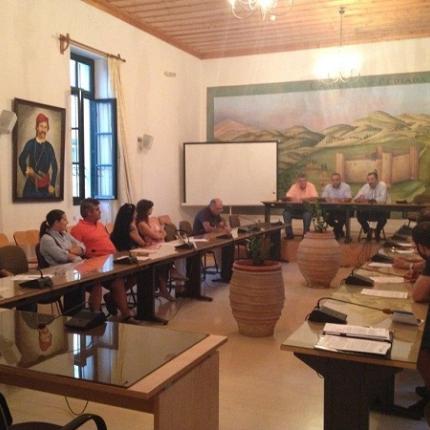 Ενημέρωσαν επιχειρήσεις και ανέργους για προγράμματα που τρέχουν, στο δήμο Μινώα Πεδιάδας