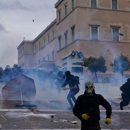 επεισόδια σύνταγμα