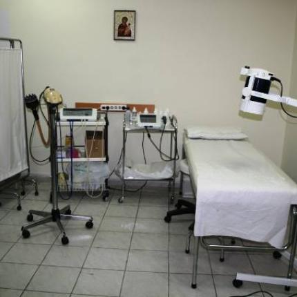 Να σταματήσουν την επίσχεση εργασίας οι ιδιωτικές κλινικές, ζητά ο ΕΟΠΥΥ