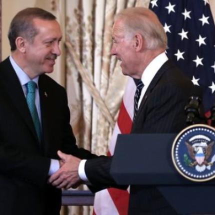 Η πολιτική "μετάβαση στη Συρία" στο επίκεντρο της συνάντησης Μπάιντεν-Ερντογάν