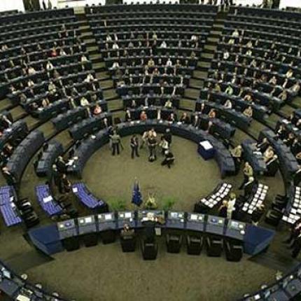 Ένας στους τρεις Αυστριακούς δεν γνωρίζει ποιοί είναι οι Σούλτς και Γιούνκερ