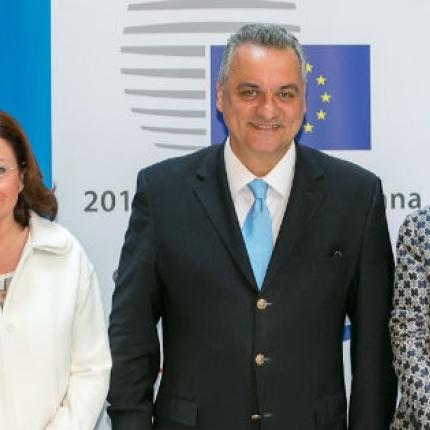 "Πόλεμος" δηλώσεων για τις γερμανικές αποζημιώσεις - Στο Ν. Μαριά απαντούν οι ευρωβουλευτές της ΝΔ