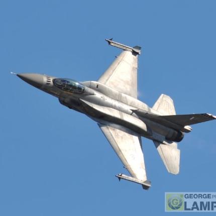 Eντυπωσιακή επίδειξη αεροσκάφους στις χθεσινές εκδηλώσεις στο Μάλεμε (βίντεο)