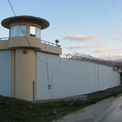 Βγήκαν τα μαχαίρια στη φυλακή Χανίων - Στην εντατική ένας τραυματίας
