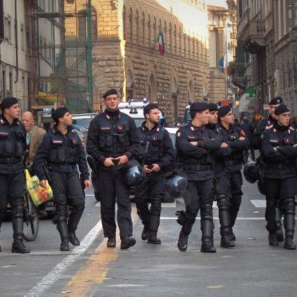 Επιχείρηση «σκούπα» κατά ιταλών νεοφασιστών που σχεδίαζαν χτυπήματα