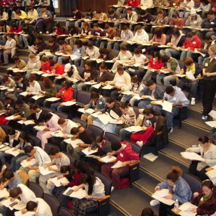 Δεν διαγράφονται "αιώνιοι" φοιτητές που έδωσαν μάθημα τα δύο προηγούμενα χρόνια