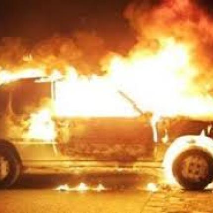 Φωτιά σε αυτοκίνητο στο Ηράκλειο