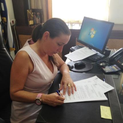 Υπογραφή σύμβασης για διαμόρφωση πεζοδρόμων στην πλατεία αγοράς, Μοιρών και Τυμπακίου