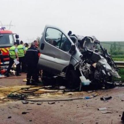 Άρτα: Ένας νεκρός και 11 τραυματίες σε σύγκρουση λεωφορείου με ΙΧ