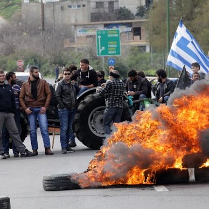 αγροτες γιοφυρο