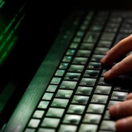 Πρωτοφανές ηλεκτρονικό ριφιφί σε τράπεζες με λεία «ένα δισ. δολάρια»