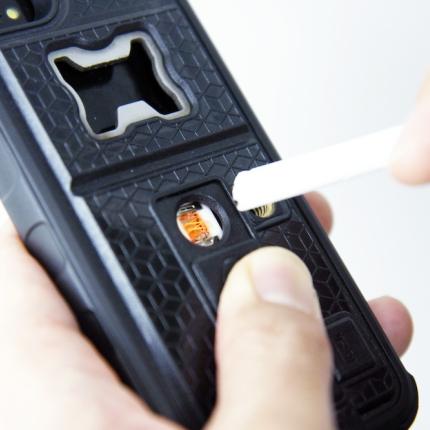 Κινητό και αναπτήρας σε ένα!