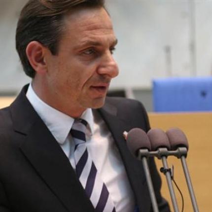 Ο Γ. Χατζημαρκάκης προλογίζει το Συνέδριο Εργασίας των "Ελλήνων Ευρωπαίων Πολιτών"