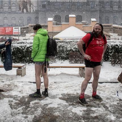 χωρις παντελονι