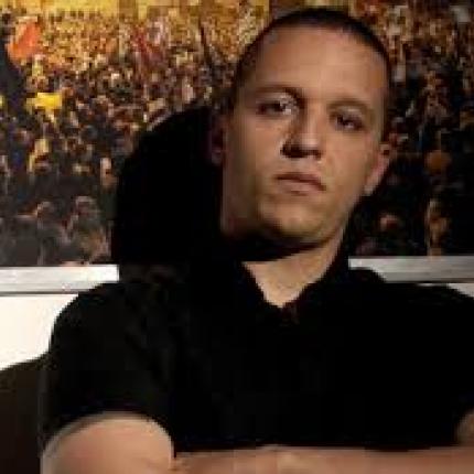 Το πνευματικό παιδί του Ηλία Κασιδιάρη ... εν δράσει (φωτογραφία)