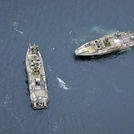 Συγκλονιστικές οι μαρτυρίες όσων γλίτωσαν από το φλεγόμενο πλοίο