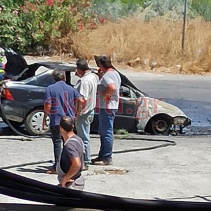 Το ΙΧ κατεστραμμένο.