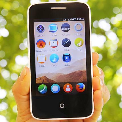 Νέο "έξυπνο" κινητό τηλέφωνο που κοστίζει μόλις 33 δολάρια