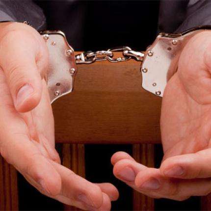 Απόστρατος υποπτέραρχος συνελήφθη για ξέπλυμα "μαύρου" χρήματος