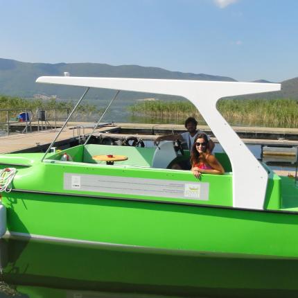 Ηλιακά σκάφη για εκδρομές αναψυχής στις Πρέσπες