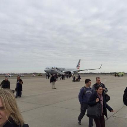 Συναγερμός στο αεροδρόμιο της Νέας Υόρκης από ειδοποίηση για βόμβα