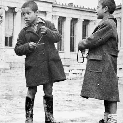 "Να τα πούμε;" Τα Χριστουγεννιάτικα κάλαντα στην Ελλάδα