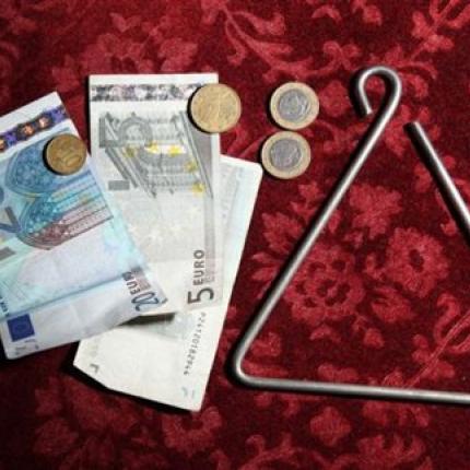 Δεν άφησαν ούτε ευρώ από τα παιδιά που έλεγαν τα κάλαντα στην Αττική