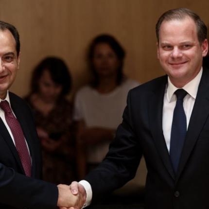 καραμανλης σπιρτζης.jpg