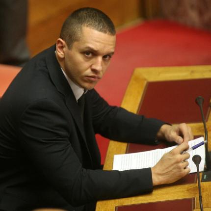 Αναβλήθηκε η δίκη Κασιδιάρη ... για το χαστούκι 