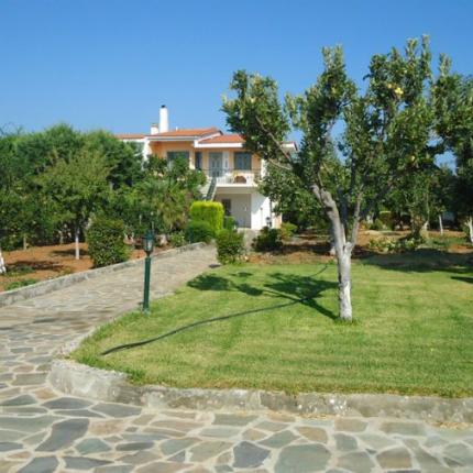 Το Καστρί ούτε πωλήθηκε ούτε πωλείται, διαμηνύει η Σοφία Παπανδρέου