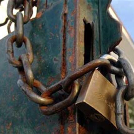 Συγκέντρωση διαμαρτυρίας από τους καθηγητές στην πλ.Ελευθερίας