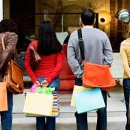 Ανοικτά τα μαγαζιά την τελευταία Κυριακή του χρόνου