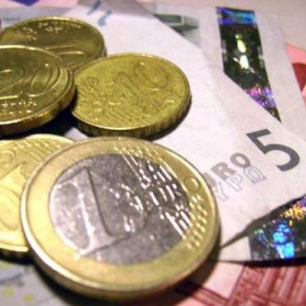 Υπό προϋποθέσεις η αύξηση στον κατώτατο μισθό