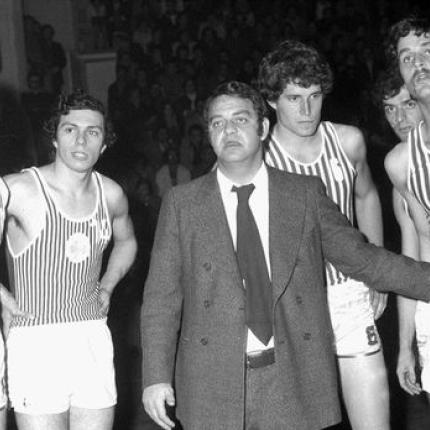 "Έφυγε" ο Κώστας Μουρούζης η "αλεπού των πάγκων" 