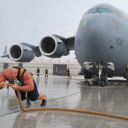 Ο πιο δυνατός ιερέας στον κόσμο (βίντεο)