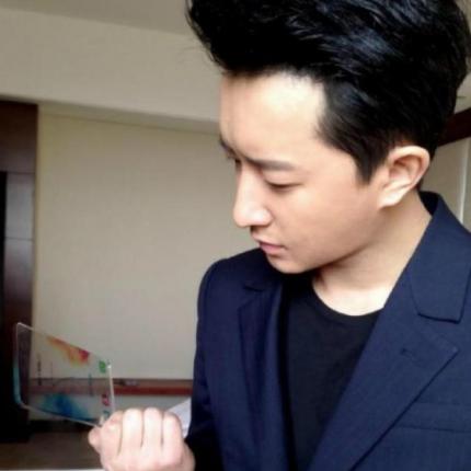 Smartphone από ... γυαλί!