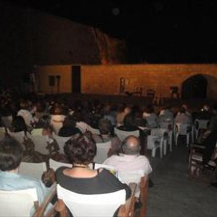 "Κρητικά Ξόμπλια" στο Κηποθέατρο Μ. Χατζιδάκις 