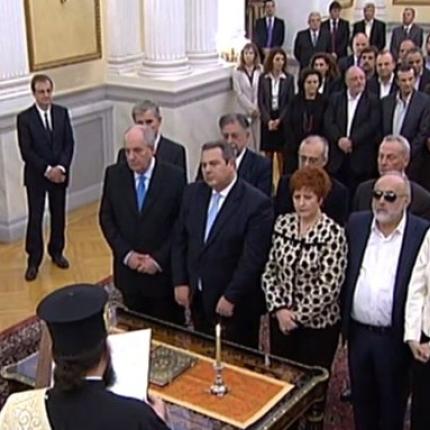 Οι νέοι υπουργοί που ορκίστηκαν με θρησκευτικό όρκο