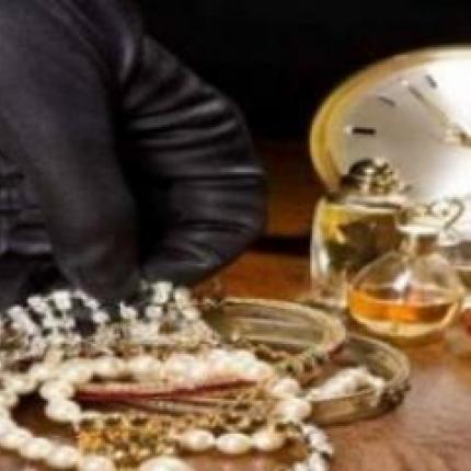 Πέλλα: Έκλεψαν κοσμήματα και ρολόγια αξίας 100.000 ευρώ