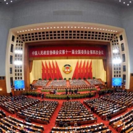 Κίνα: Μασκοφόροι διαδηλωτές επιχείρησαν να εισβάλουν στο Κοινοβούλιο