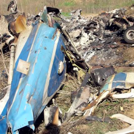 Ότι απέμεινε από την συντριβή του ελικοπτέρου στο οποίο επέβαιναν ο Κόμπι Μπράιαντ και η κόρη του