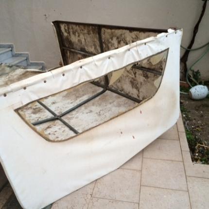 Τα πιο απίθανα αντικείμενα "προσγειώνονται" στα πιο απίθανα σημεία λόγω των ανέμων (φωτο)