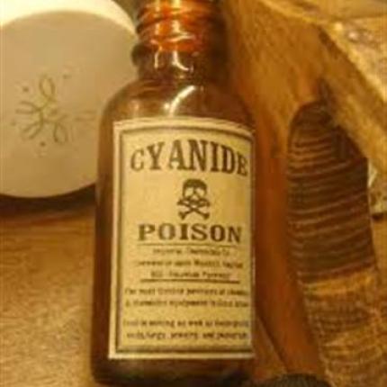 Αφηρημένος επιβάτης στο μετρό του Παρισιού, έχασε φιαλίδιο με...κυάνιο