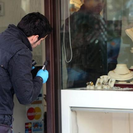 'Αφαντοι οι κουκουλοφόροι της ληστείας στη Μονή