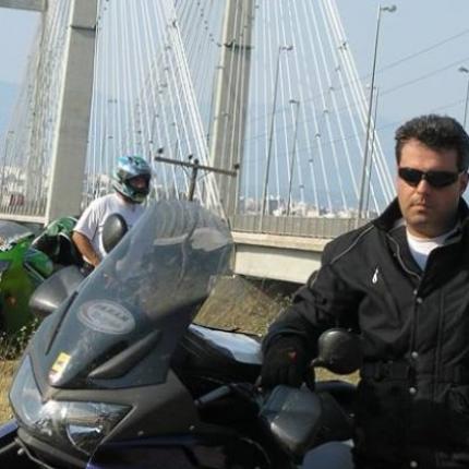 Θρήνος στο Λασίθι: Μοτοσυκλετιστές συνοδεύουν τον Νίκο Λυκάκη στην τελευταία του κατοικία