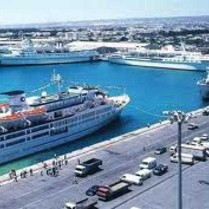 Σε 24ωρη απεργία προχωρούν αύριο οι εργαζόμενοι στα λιμάνια όλης της χώρας