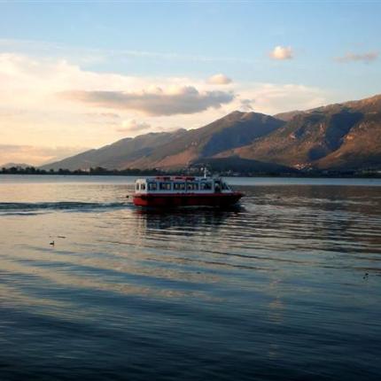 'Επεσε με το αυτοκίνητο στη λίμνη των Ιωαννίνων